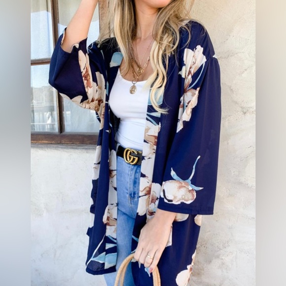 Floral Kimono with belt - Picture 4 of 5